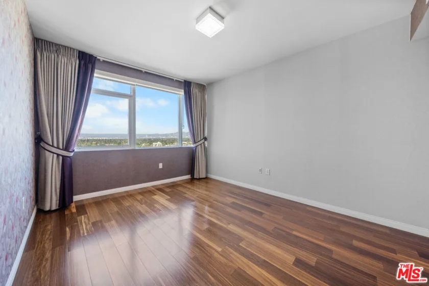 3785 Wilshire Boulevard #1709 photo 16