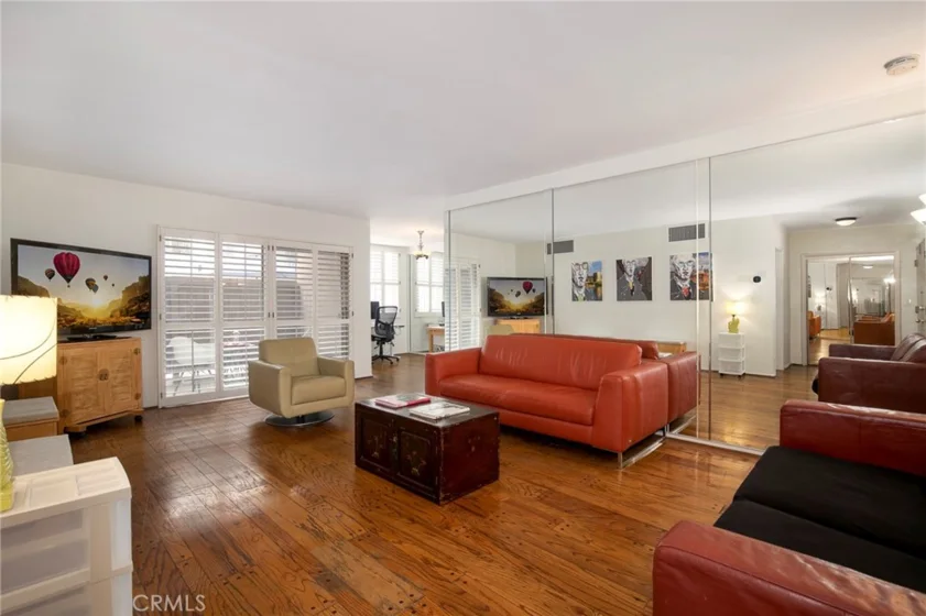 927 N Kings Road #118 photo 24