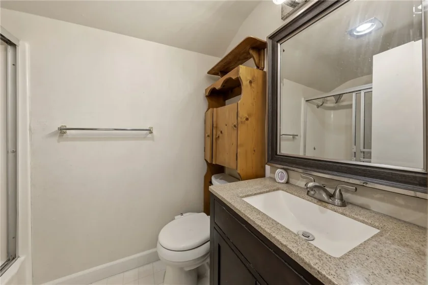 23821 Hillhurst #38 photo 13