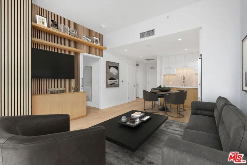 400 S Broadway #1021 photo 17