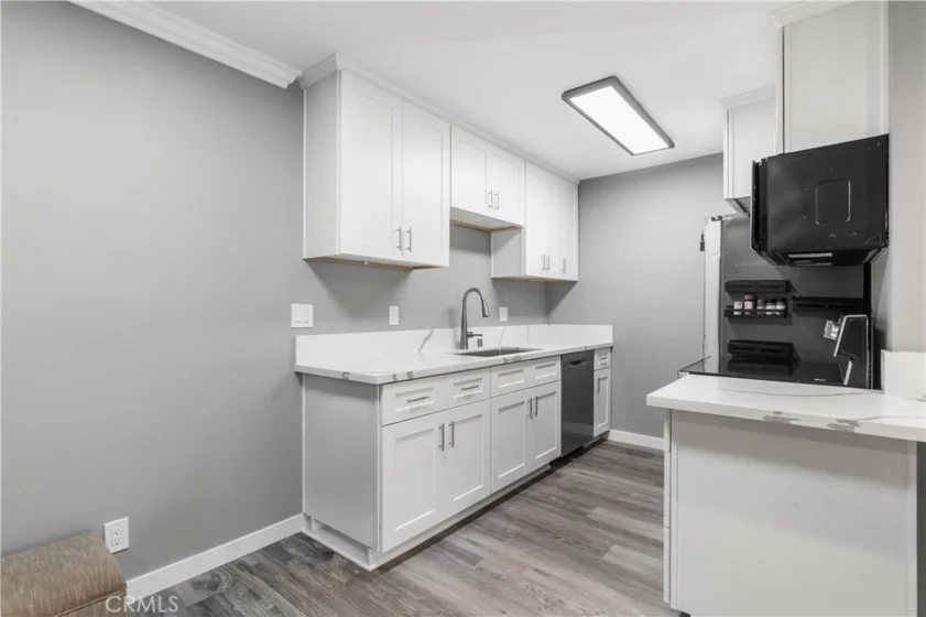 576 N Bellflower #222 photo 6