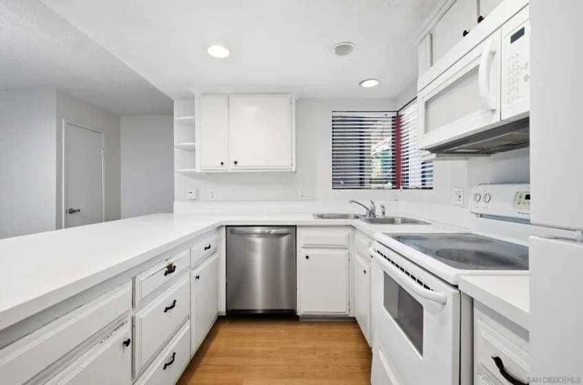 1257 E Grand Avenue ##D photo 14