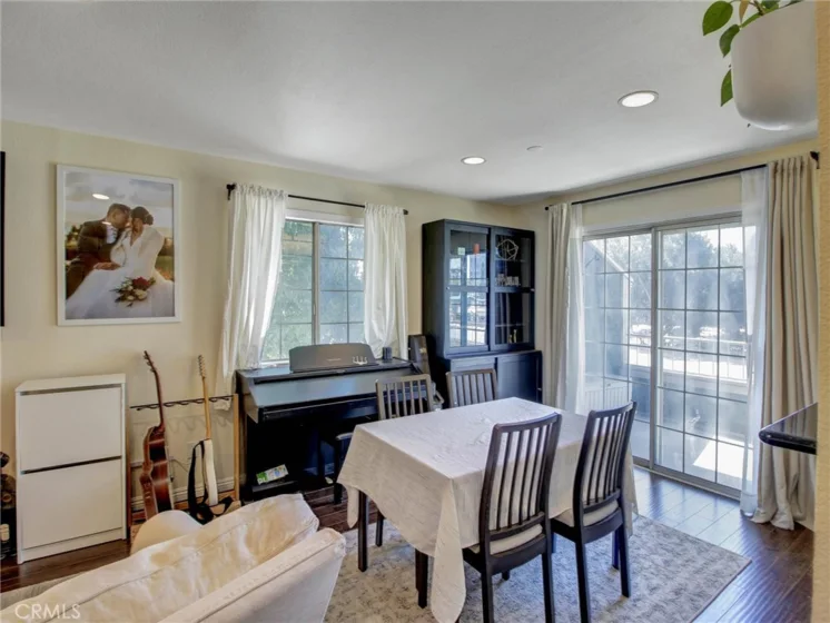 379 N Mentor Avenue #1 photo 23