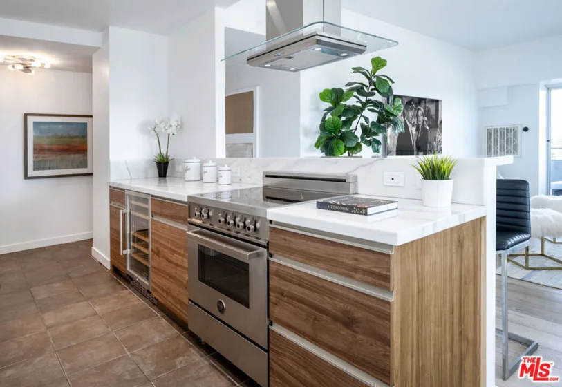 1155 N La Cienega Boulevard #508 photo 16