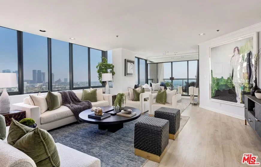 10724 Wilshire Boulevard #1209 photo 1