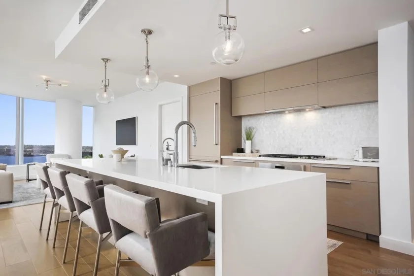 888 W E #2302 photo 60