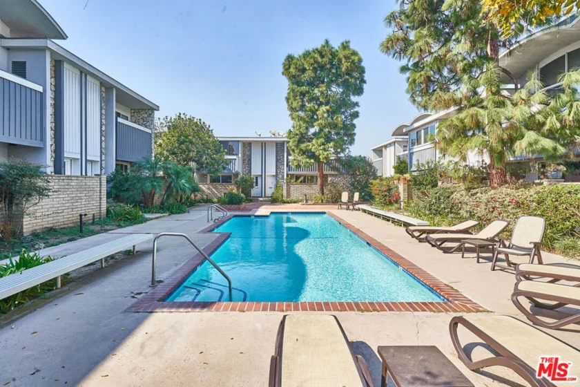 4804 La Villa Marina #C photo 1