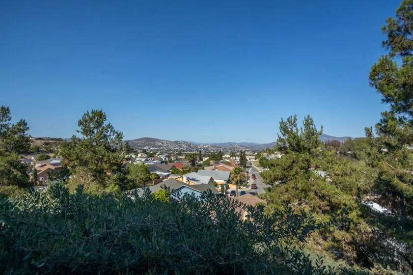 425 S Meadowbrook Drive #123 photo 31