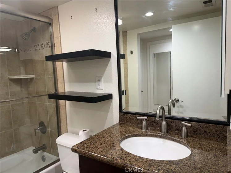 65 Largo photo 15