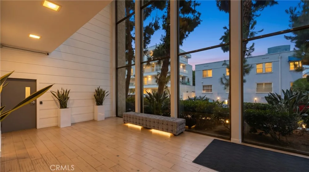 1140 E Ocean photo 24