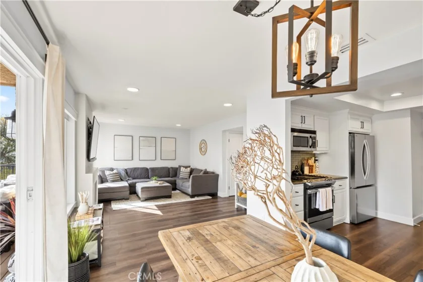 23414 Highcrest Road photo 1