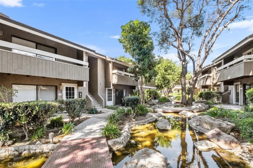254 Streamwood photo 27