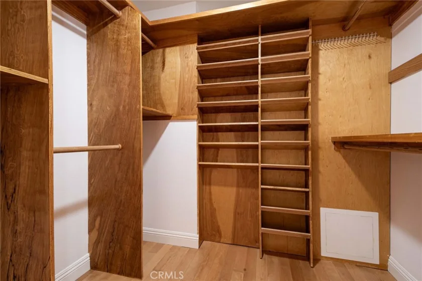 4536 Colbath Avenue #102 photo 17
