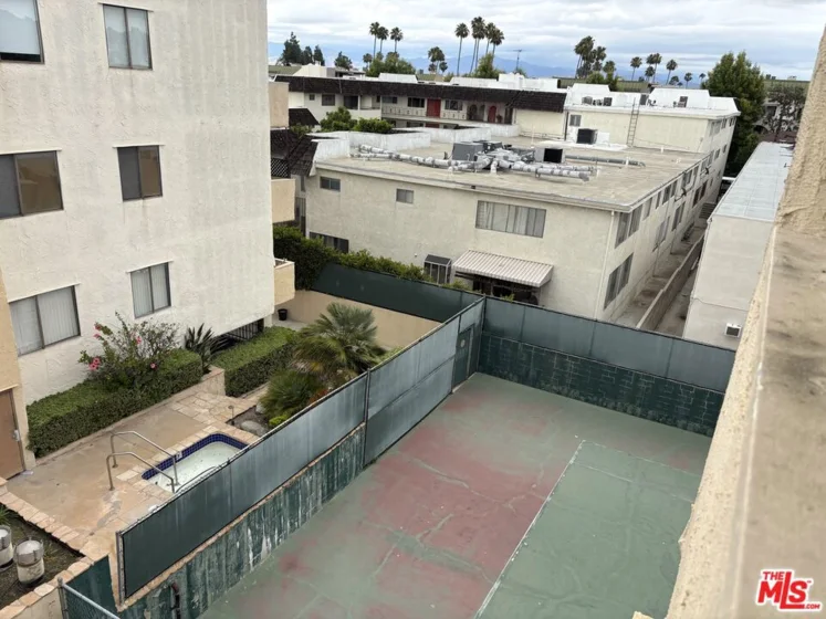 5310 Zelzah Avenue #303 photo 6