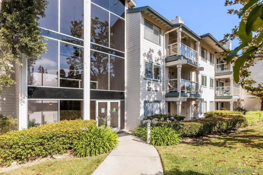 1616 Circa Del Lago #C104 photo 1