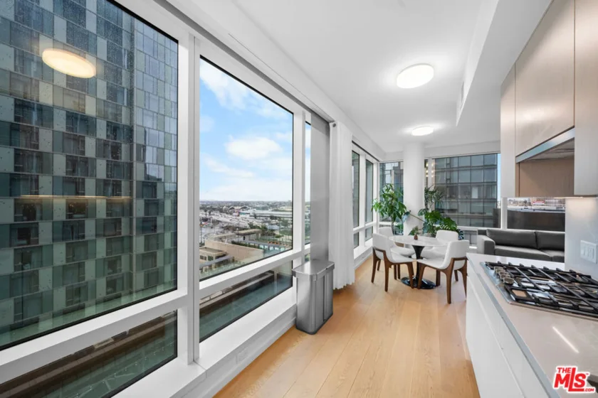 877 Francisco Street #1128 photo 11