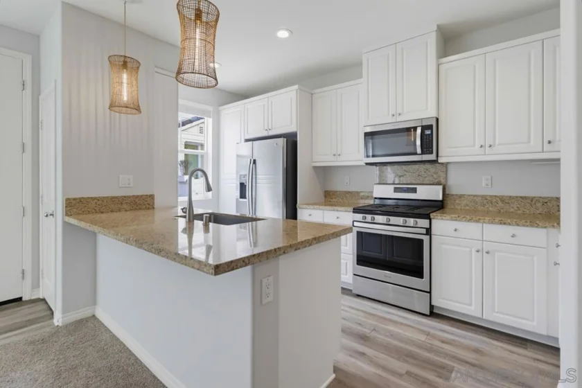 505 Turnstone photo 4