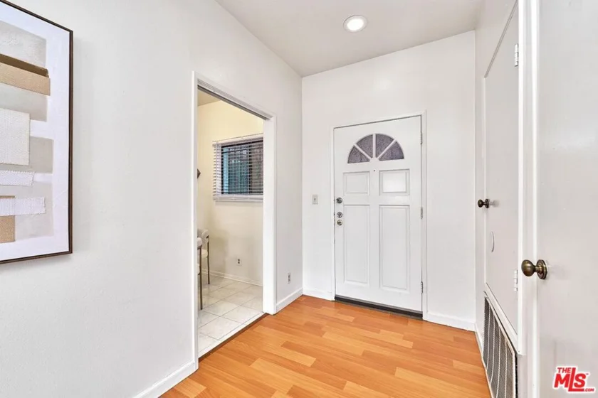431 S Kingsley Drive #205 photo 2