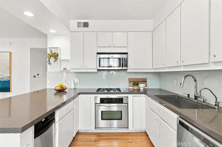 943 14th Street #101 photo 4