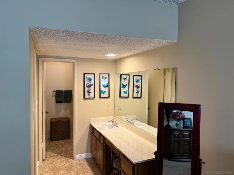 4487 Colbath Avenue #207 photo 17
