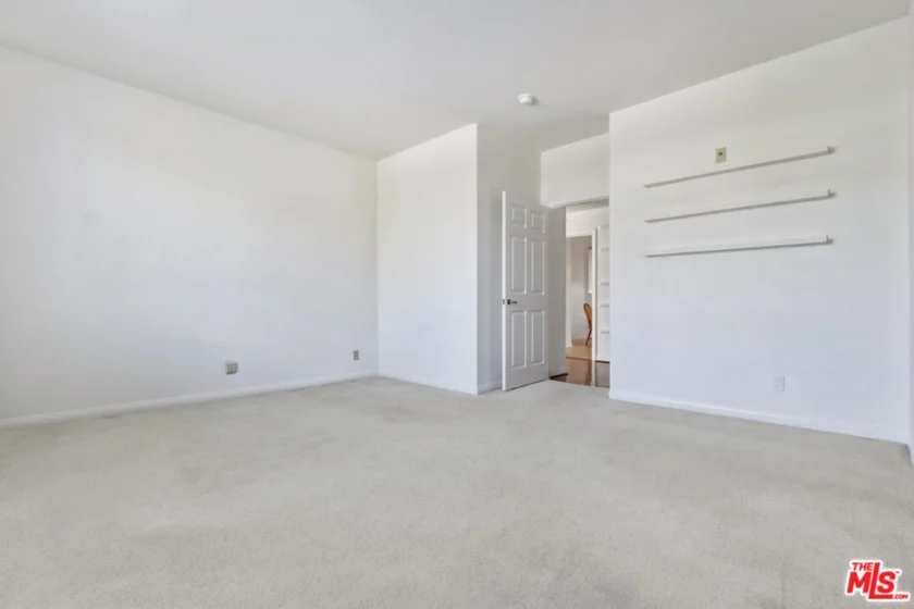 14570 Benefit Street #201 photo 28