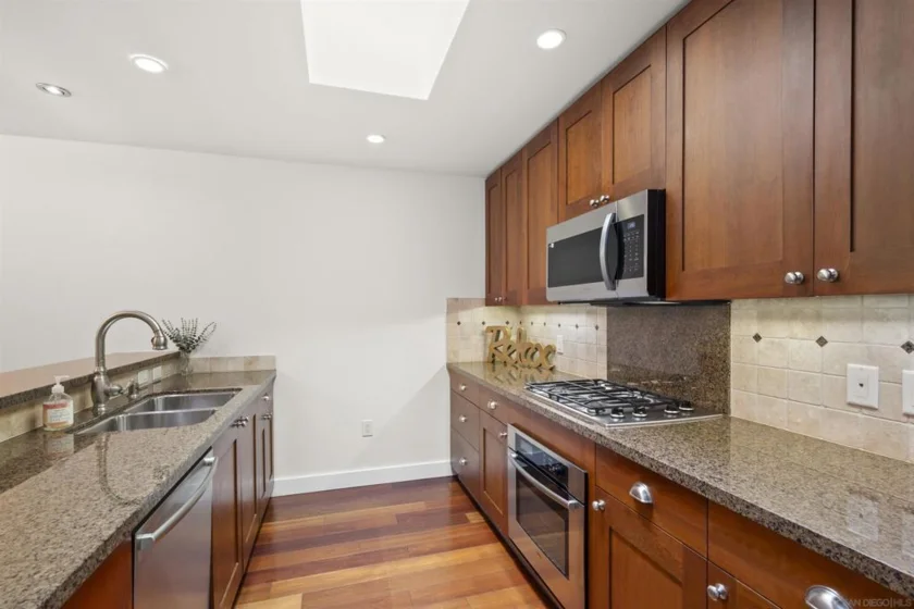 700 W E Street #510 photo 3