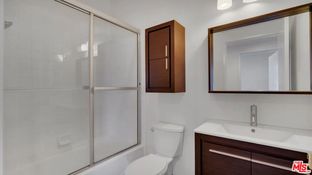 13920 Moorpark Street #106 photo 29