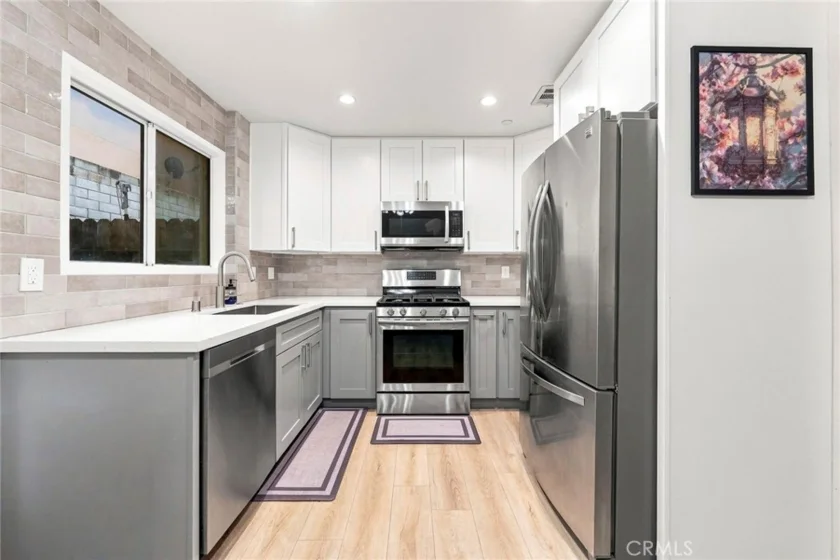 13421 Hubbard St #103 photo 8