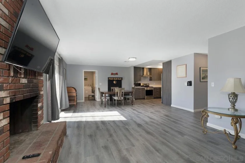 24567 Adams Avenue photo 10