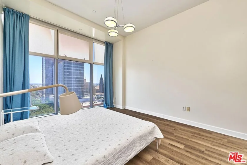 3223 W 6th Street #1005 photo 22