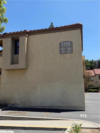 1134 W Blaine photo 1