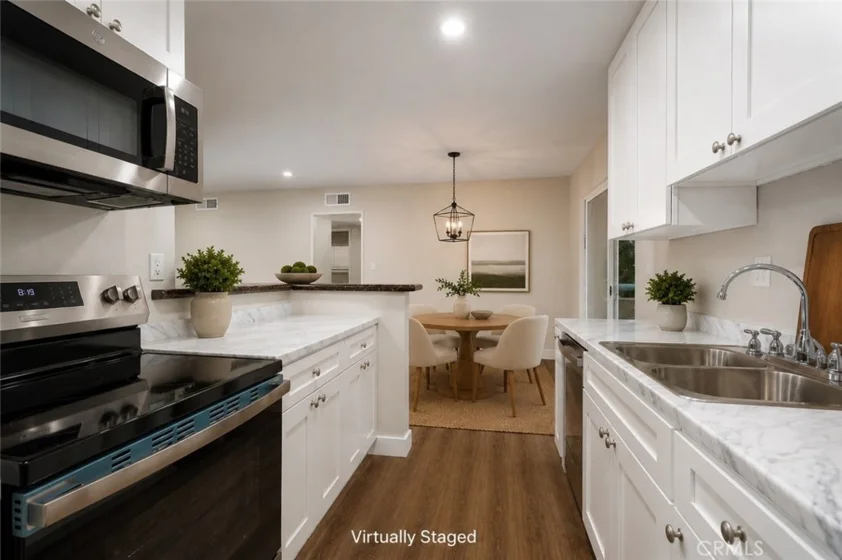 5320 Zelzah Avenue #201 photo 9