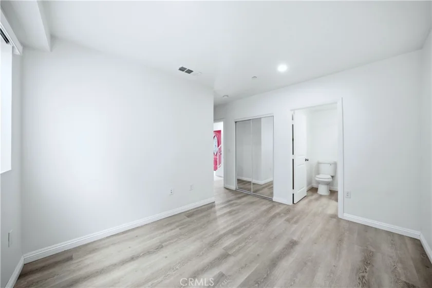 6919 S Menlo photo 19