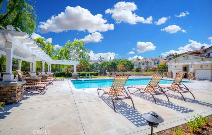 2256 Clark photo 48