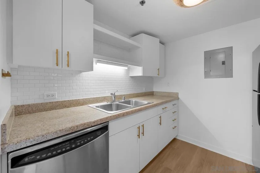 425 W Beech #1358 photo 15