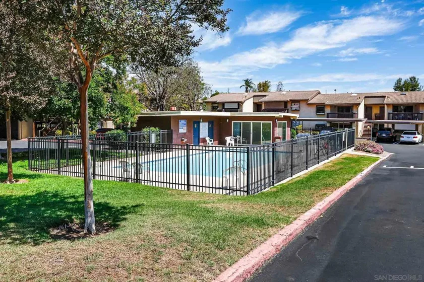 440 Citracado Parkway #5 photo 37