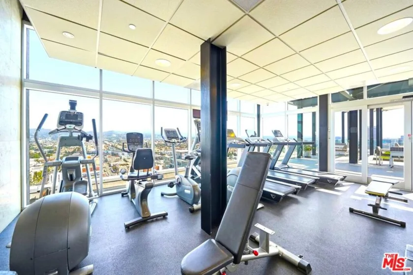 3810 Wilshire Boulevard #605 photo 39
