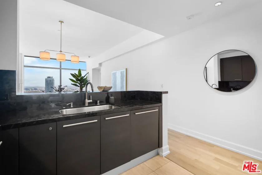 900 W Olympic Boulevard #37E photo 11
