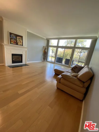 511 San Vicente Boulevard #107 photo 6