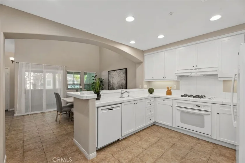 44 Burlingame photo 18