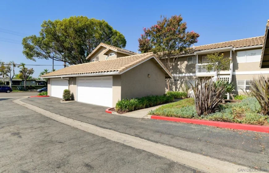 1352 Palomar photo 32