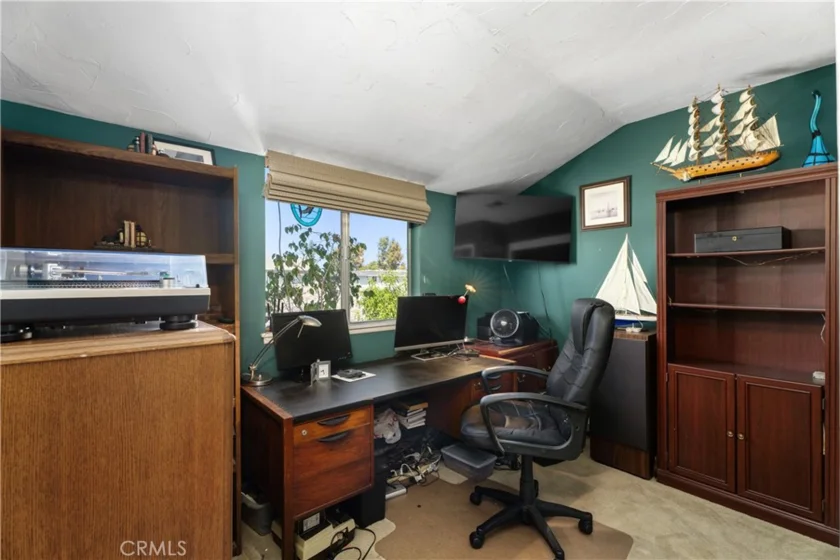 14645 Red Hill photo 5