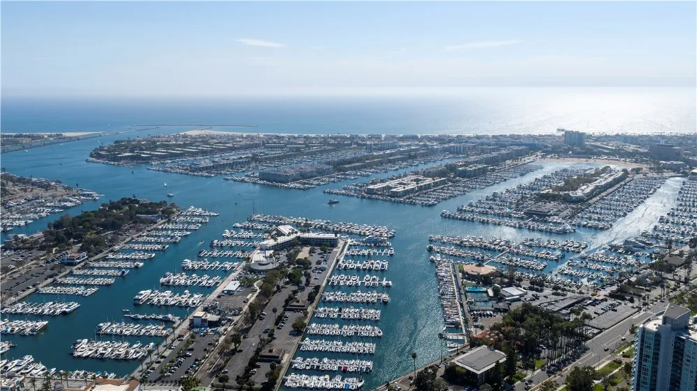 13650 Marina Pointe Drive #609 photo 1