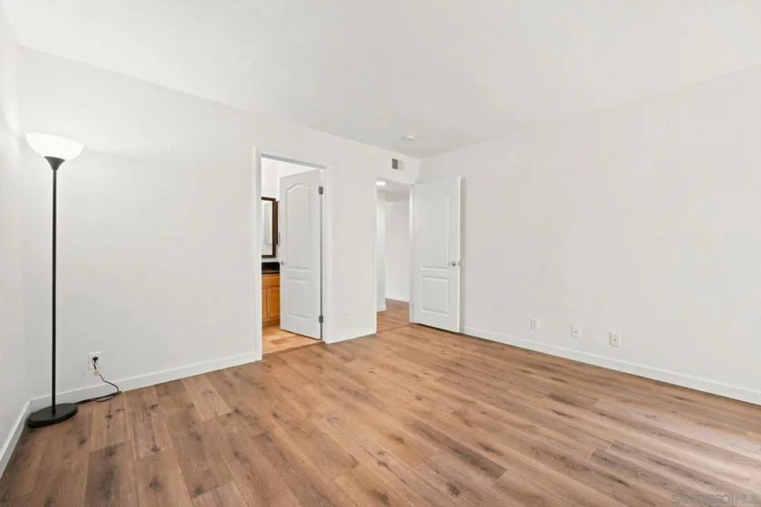 521 Calle Montecito #110 photo 23