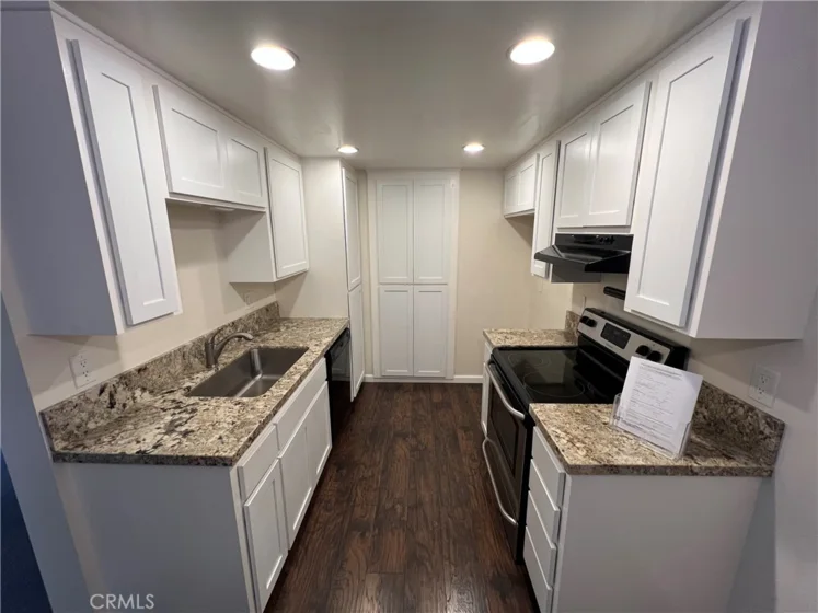 25611 Quail photo 4