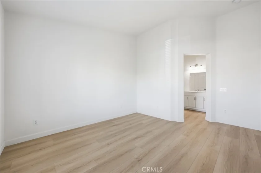 157 California Court photo 12