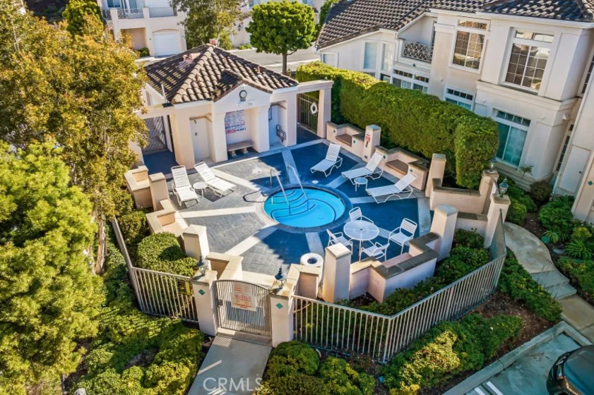193 Shorebreaker Drive photo 3