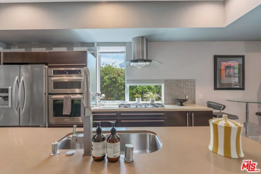 1250 N Harper Avenue #302 photo 4