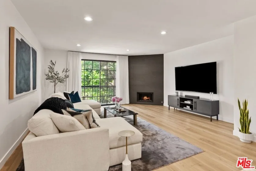 10620 Eastborne Avenue #102 photo 30