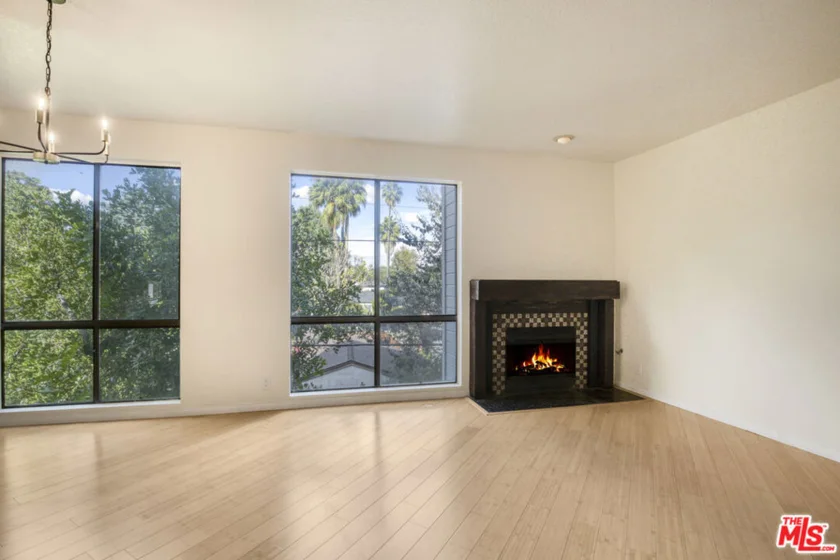 13331 Moorpark Street #233 photo 5